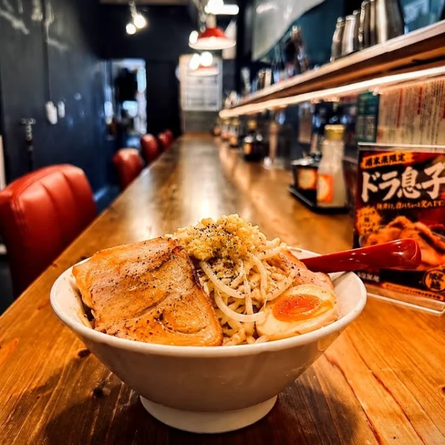 今日も39〜40℃予報。

暑い日が続いています。

冷たいものが食べたくなる日も、
しっかり食べて元気をつけたい日も。

親孝行では、夏に合わせた一杯をご用意しています。

涼しい店内で、ゆっくりお召し上がりください。

本日も10:30よりお待ちしております。

#中華そば親孝行 #自家製麵