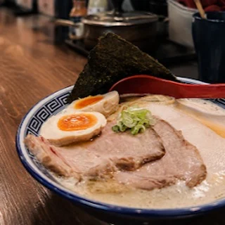 10:30より営業いたします。

私は体調を崩してしまい、本日はお店に立つことができませんが、家族でお店を守ってくれます。

暑い日が続きますので、ご来店の際はどうぞお気をつけてお越しください。

今日も一杯一杯、心を込めてお作りします。

#中華そば親孝行 #自家製麺 #鶏白湯