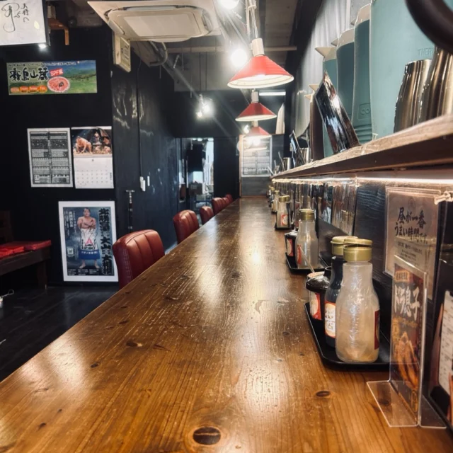 お盆の一週間が終わりました。

昨日まで賑やかだった店内も、
今日は少し静かです。

忙しい日も、
少し落ち着いた日もありましたが、
毎日たくさんの一杯を作らせていただきました。

今日は定休日。

店は休みでも、
また明日からの一杯へ。

麺をつくって、
仕込みをして、
またいつもの親孝行が始まります。

お盆期間中もたくさんのご来店、
ありがとうございました。

また明日から、
よろしくお願いいたします🍜

#中華そば親孝行 #鶏白湯 #自家製麺
