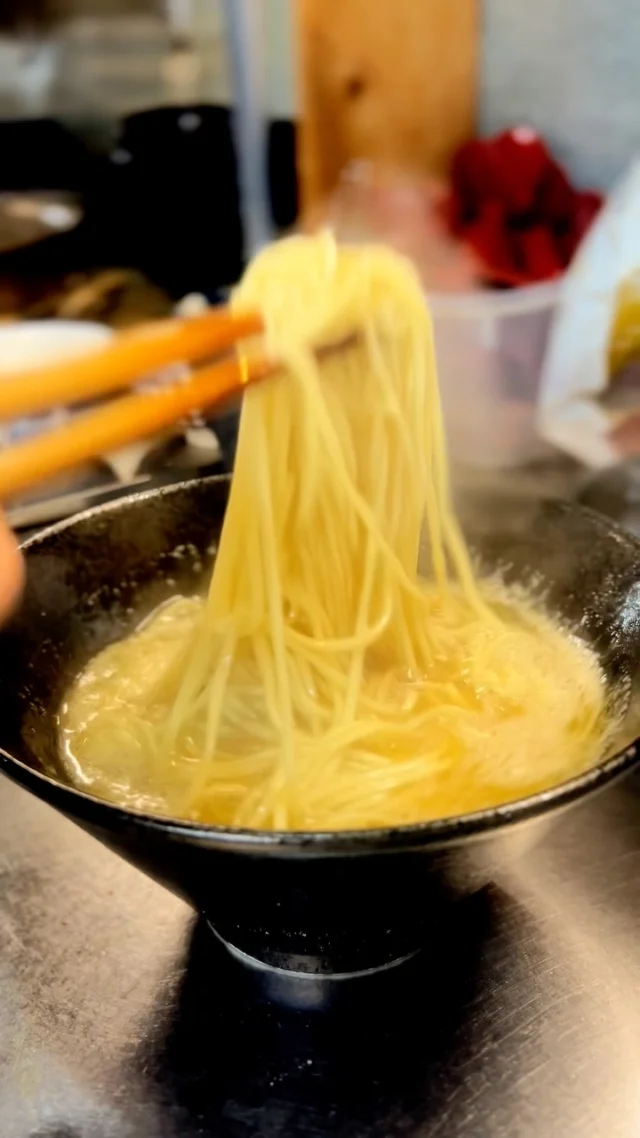 旨い麺、旨い肉、旨い汁。

一杯の中に、僕たちの仕事を詰め込む。

────────────
中華そば 親孝行
愛知県名古屋市中川区

【営業時間】
火〜金　10:30〜14:30
土・日　10:30〜14:30 / 18:00〜20:45 無くなり次第終了
定休日　月曜日

#中華そば親孝行 #名古屋ラーメン #中川区グルメ #自家製麺